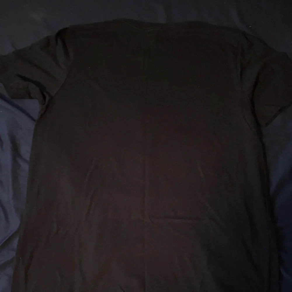 Taylor Swift Black Reputation Graphic T-Shirt - Picture 4 of 4